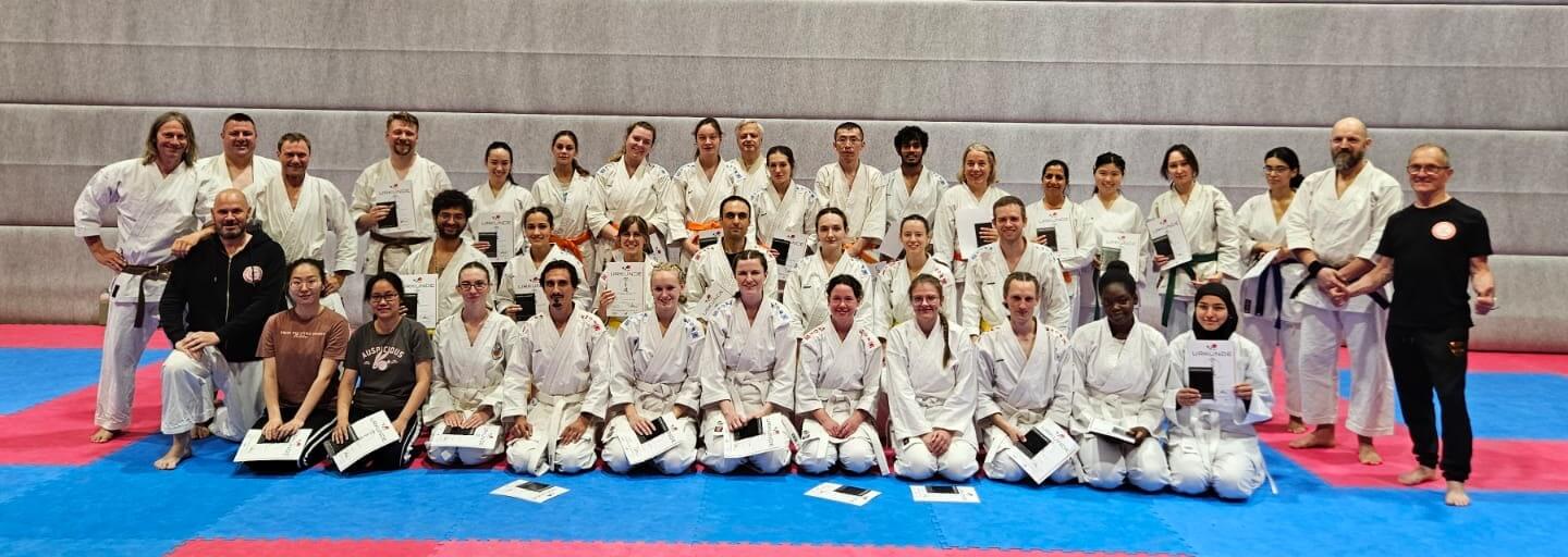 USC-Karateka nach den Kyu-Prüfungen im ZHS